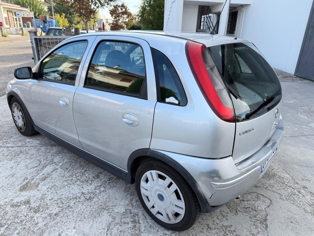 Opel Corsa 1.2 5 porte Cosmo 2006 no blocchi città
