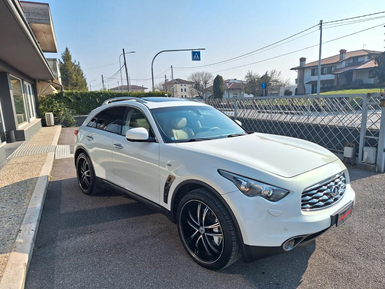 Infiniti FX FX30d S Premium