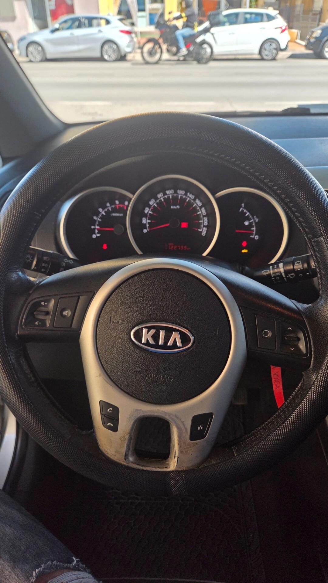 Kia Venga Tetto navi