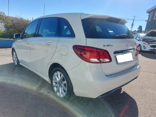 MERCEDES-BENZ B 180 d Automatic Premium