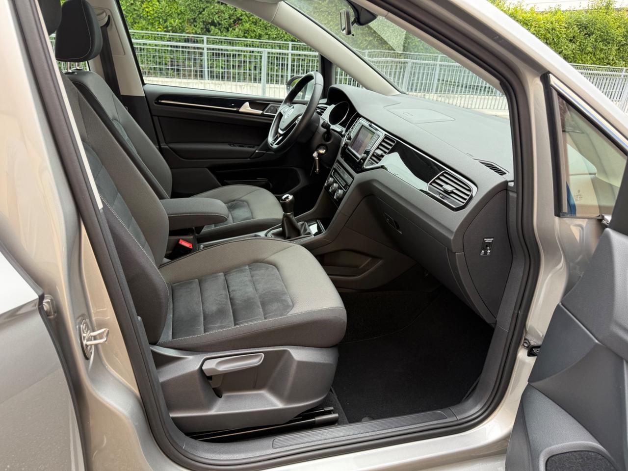 Volkswagen Golf Sportsvan 1.4 TSI Highline BlueMotion Technology