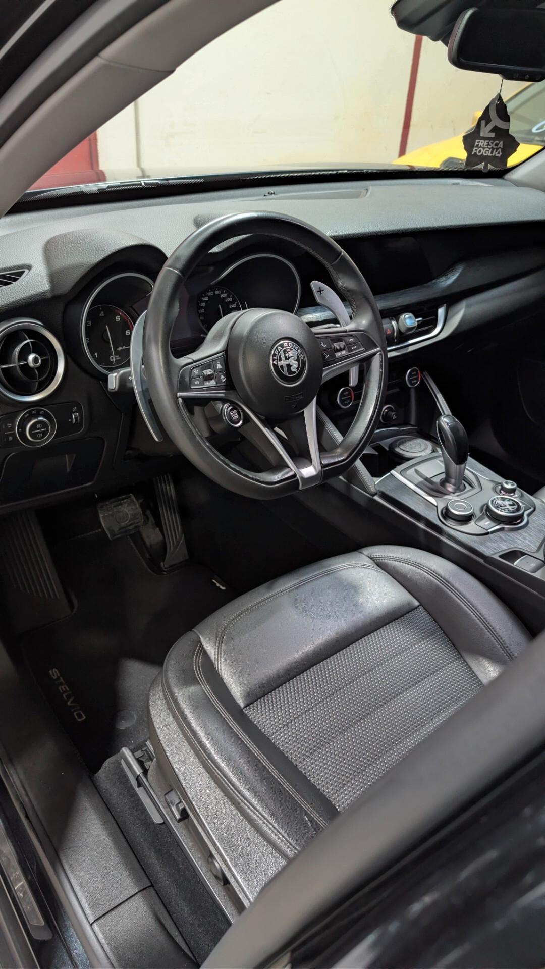 Alfa Romeo Stelvio 2.2 Turbodiesel 190 CV AT8 RWD Executive