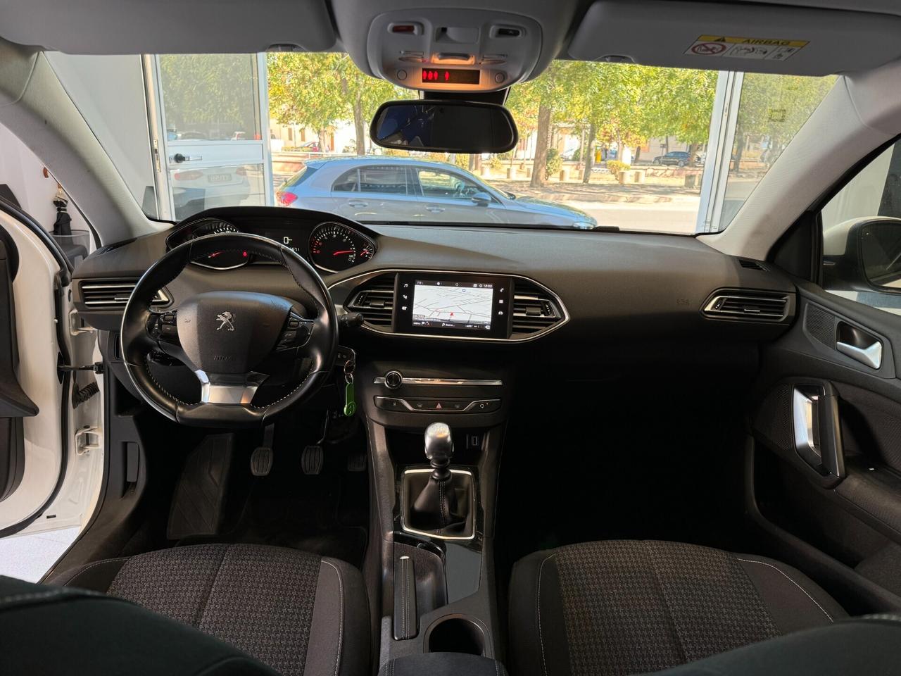 Peugeot 308 BlueHDi 100 S&S "NAV/LED"