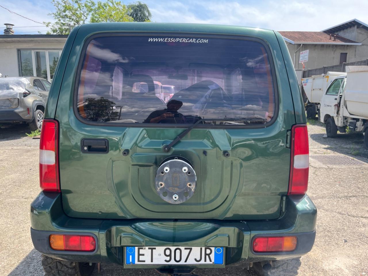 Suzuki Jimny 1.3i 16V sinistrato