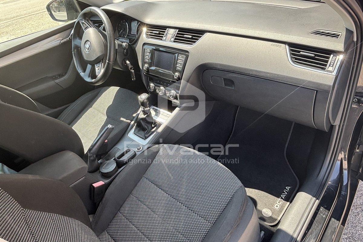 SKODA Octavia 1.4 TSI Wagon Executive G-Tec