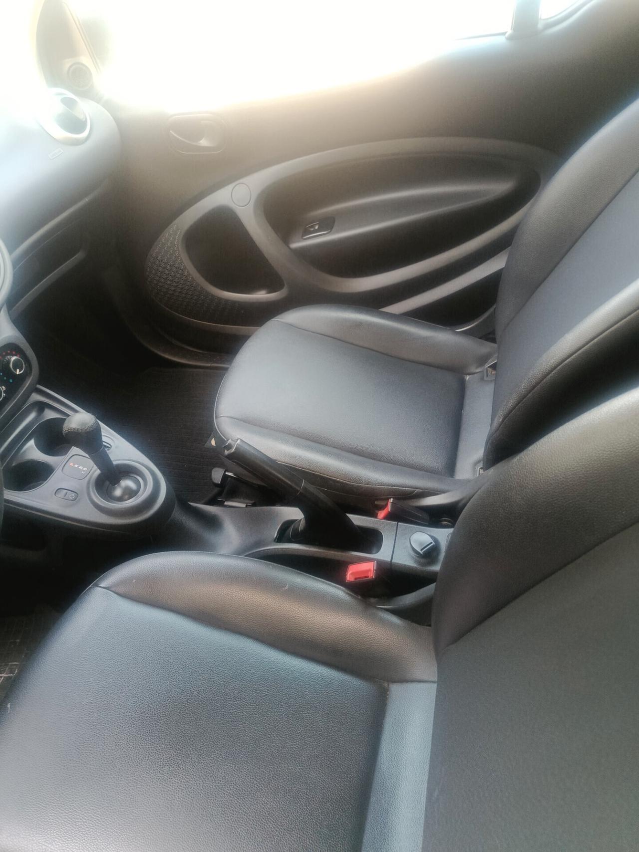 Smart ForTwo 70 1.0 twinamic Youngster l iper full pelle navi sedili riscaldabili