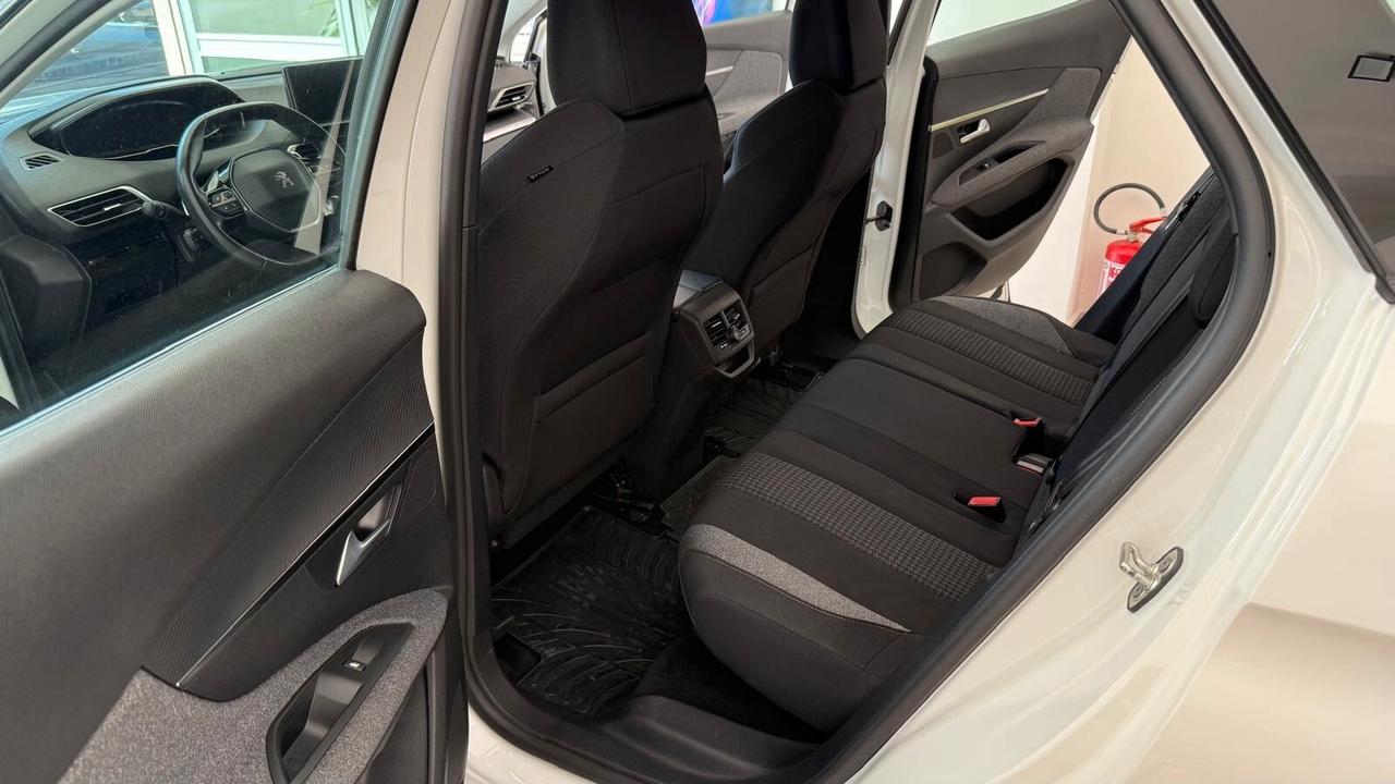 Peugeot 3008 BlueHDi 130 S&S EAT8 Active Business