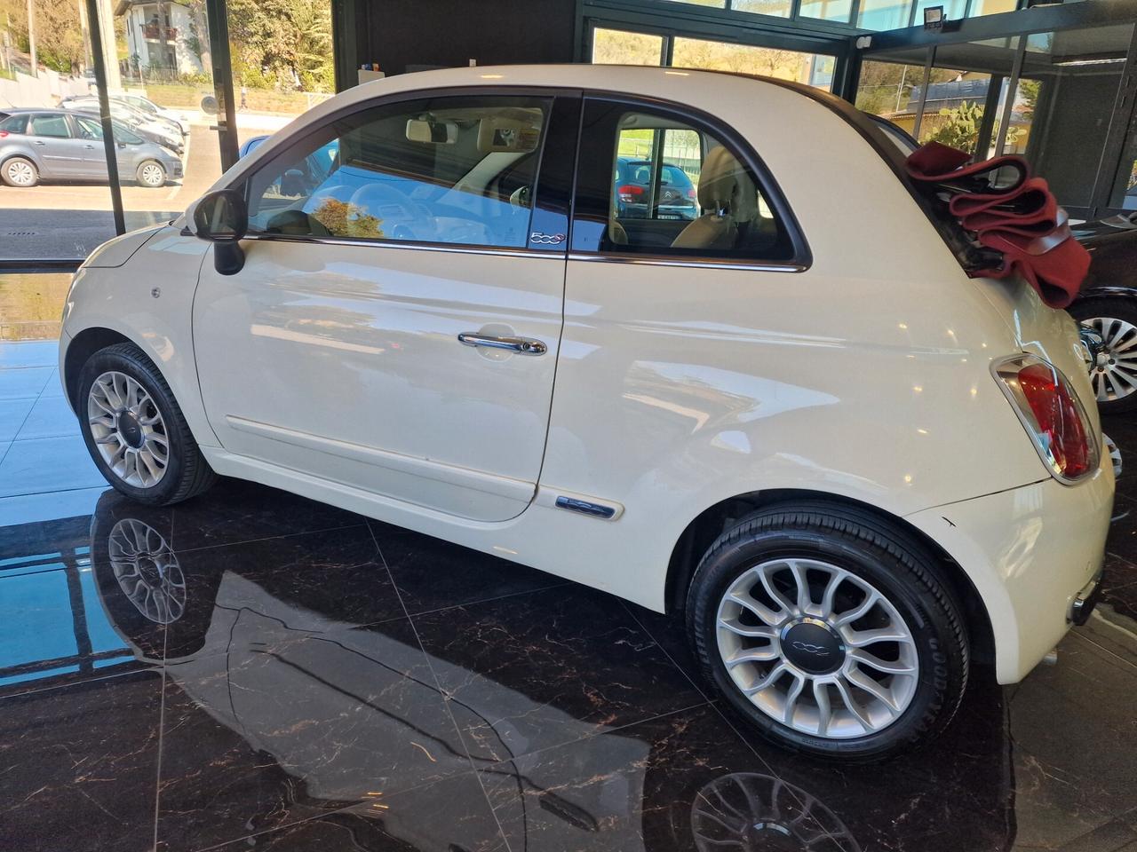 Fiat 500 1.2 by Gucci Cabrio, 136 mila chilometri.