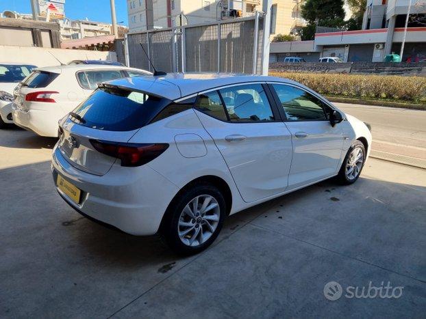 Opel Astra BERLINA 1.6 CDTi 110 CV 2019