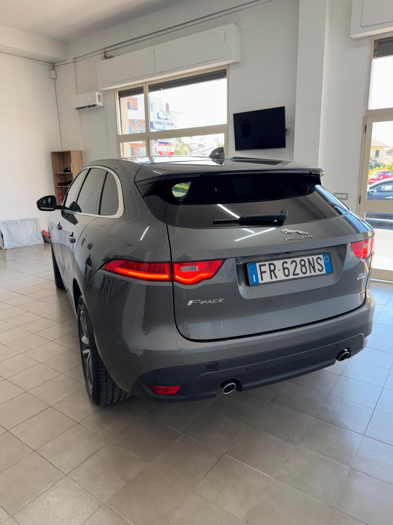 Jaguar F-Pace 2.0 D 240 CV AWD aut. R-Sport