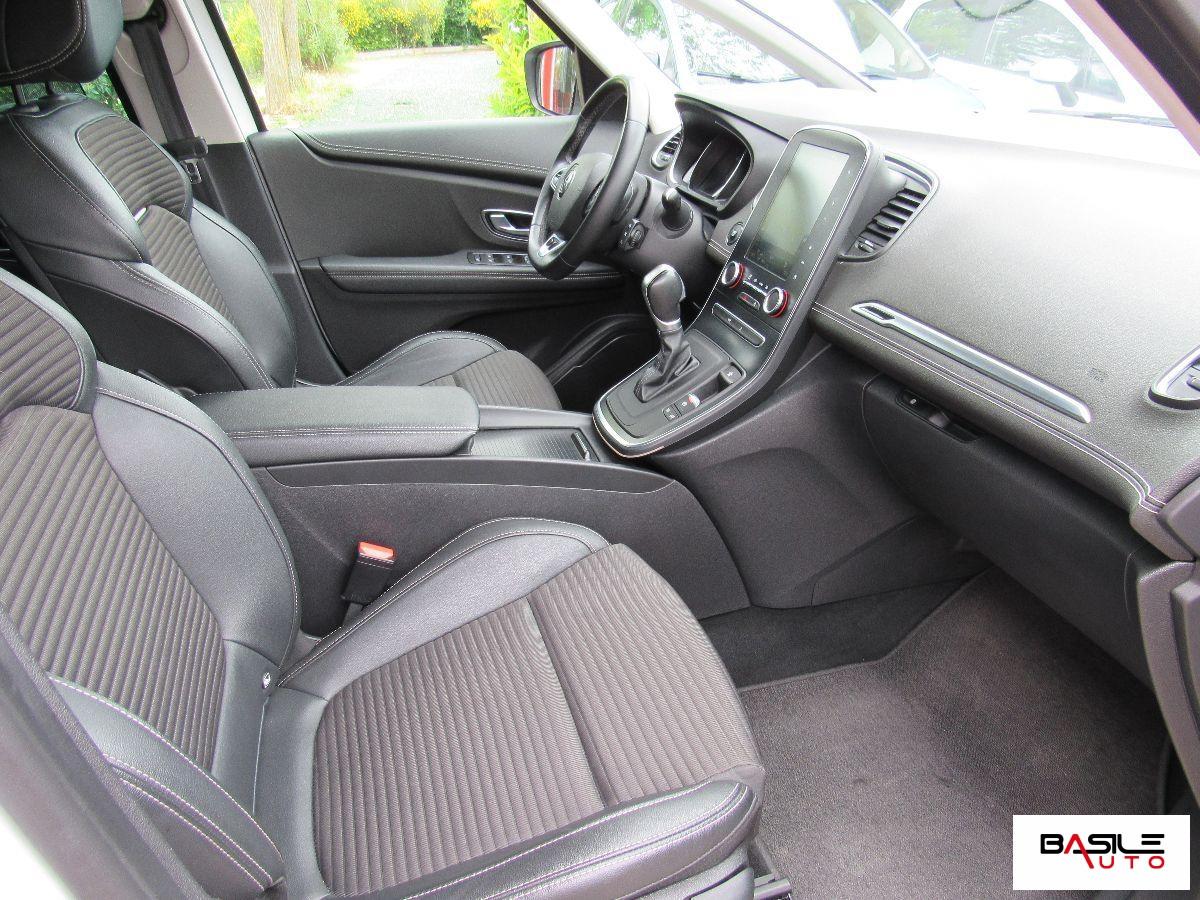 RENAULT - Grand Scénic - Blue dCi 120 CV Initiale Paris 7 POSTI