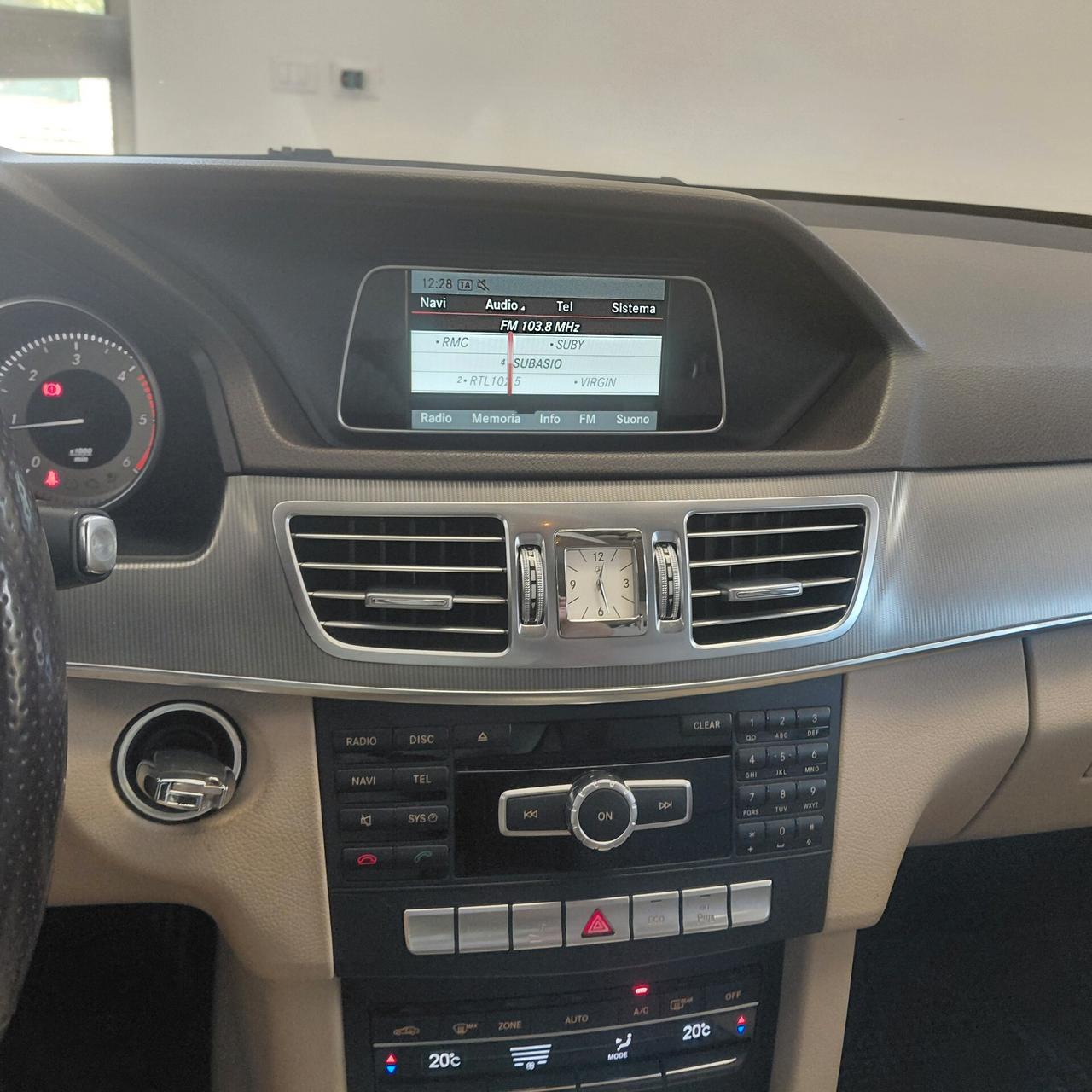 MERCEDES CLASSE E ANNO 2014 DS 2.1 AUTOMATICA KM 370 MILA