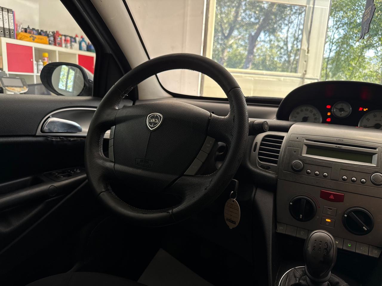 Lancia Ypsilon 1.4 GPL BENZINA NEOPATENTATI