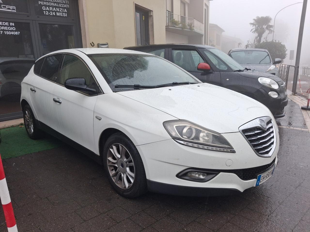 Lancia Delta 1.6 MJT DPF 105 CV Silver