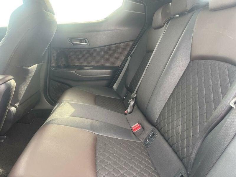 Toyota C-HR 1.8h Lounge 2wd e-cvt my18