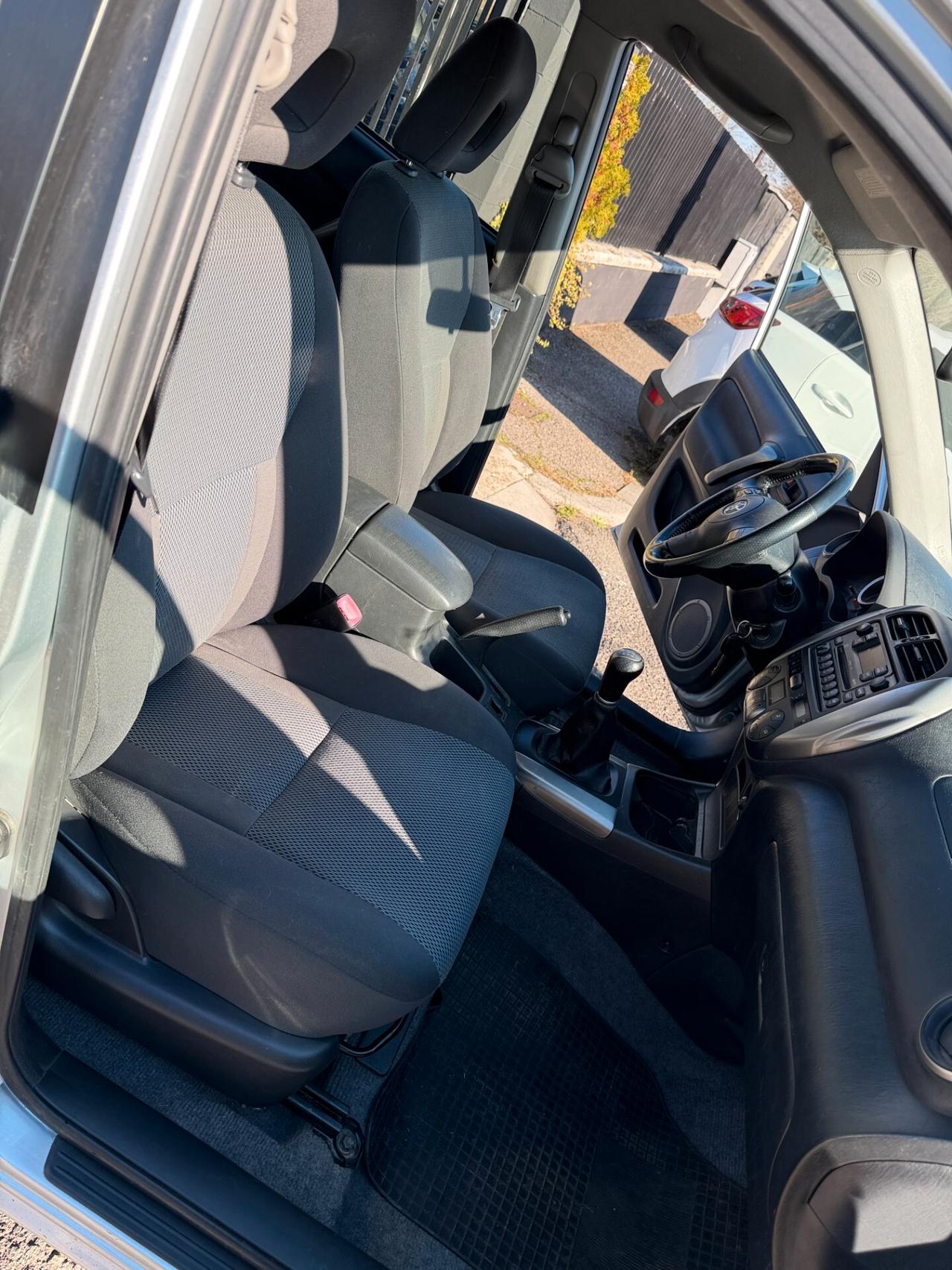 Toyota RAV 4 RAV4 2.0 Tdi D-4D cat 5 porte Sol