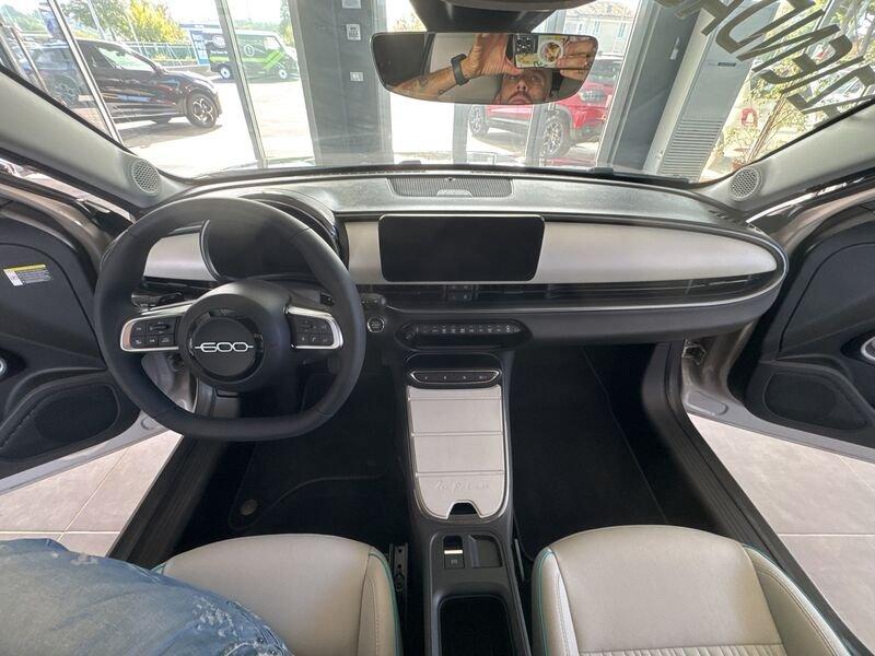 FIAT 600 Hybrid 100 CV DCT MHEV La Prima