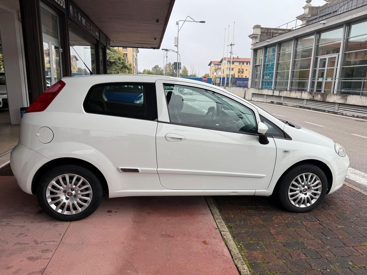 Fiat Punto 1.3 MJT 75CV 3 porte Immatricolazione 09/2021
