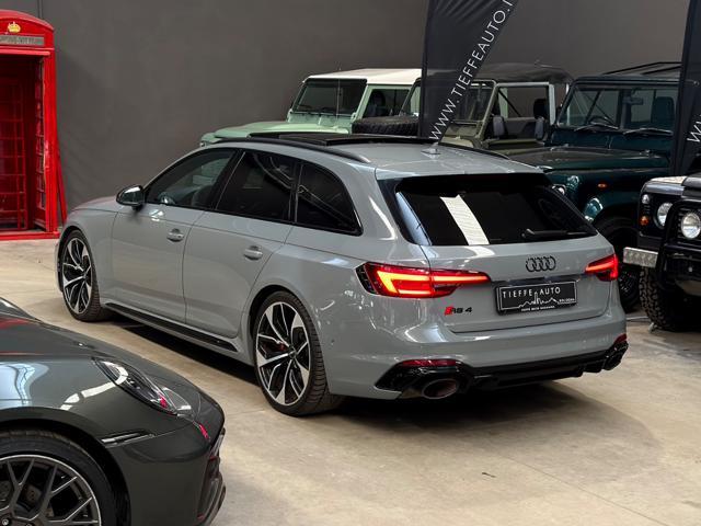 AUDI RS 4 Avant