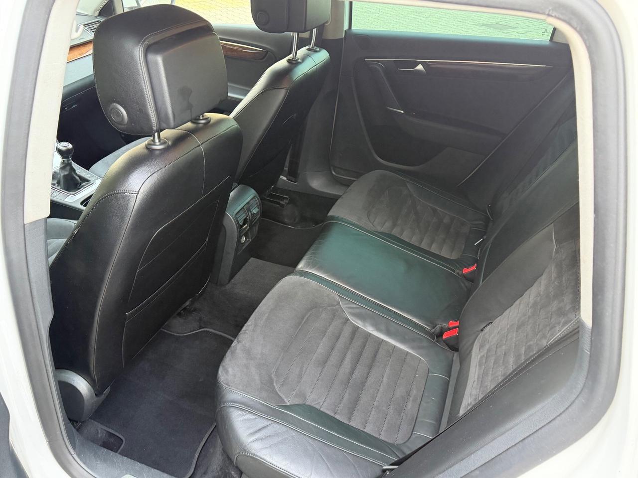 Volkswagen Passat Var. 2.0 TDI Highline BlueM.Tech.