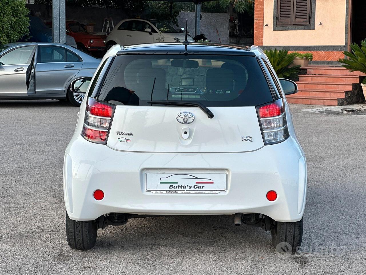 Toyota iQ 1.0 Lounge CVT 2012 Automatica