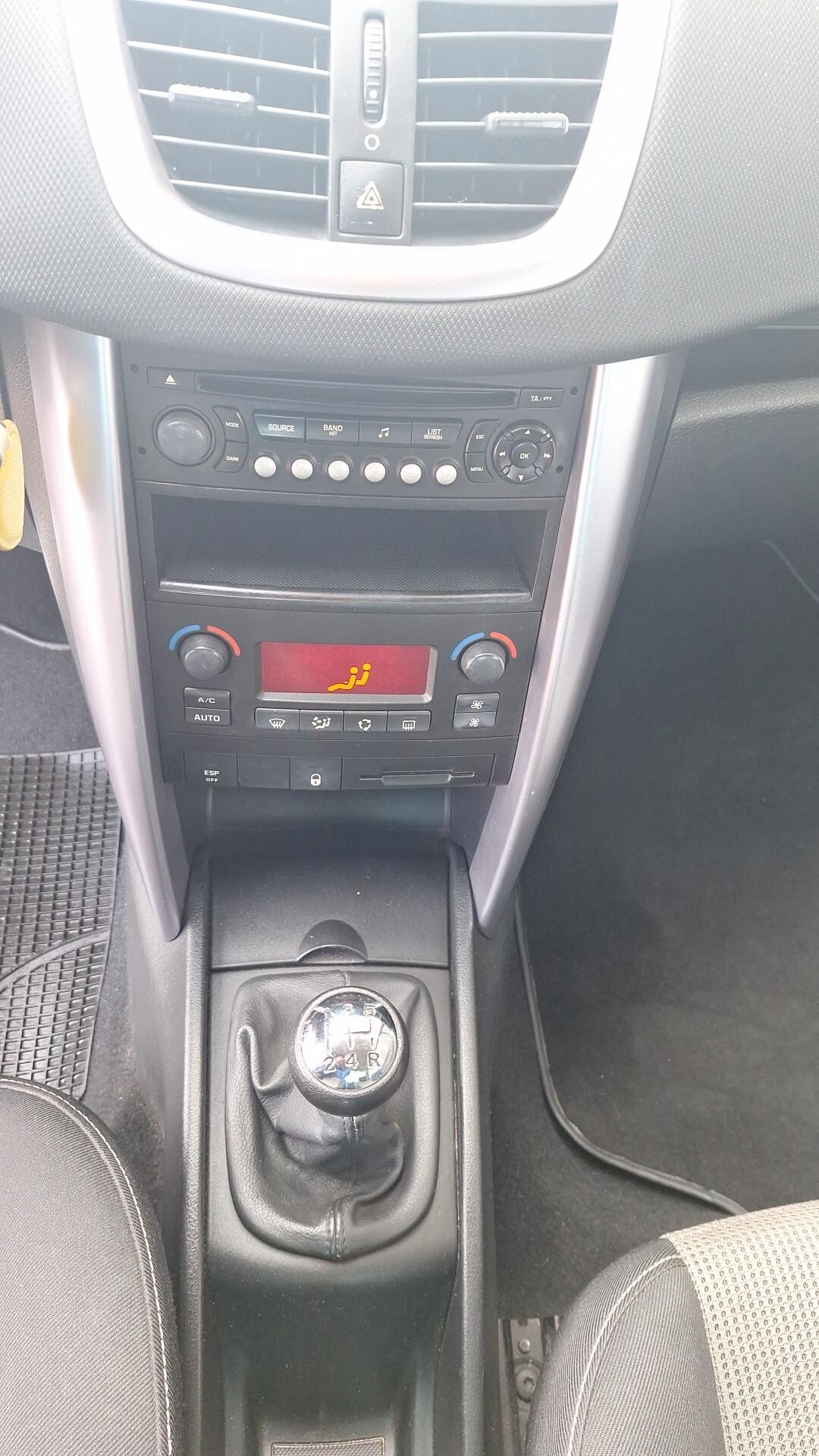 Peugeot 207 1.6 HDi 110CV CC Tecno