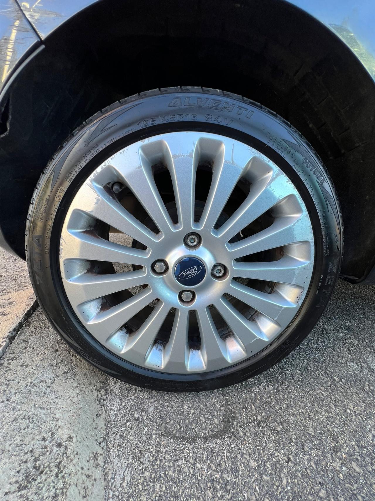 Ford Fiesta 1.4 3 porte Bz.- GPL Titanium