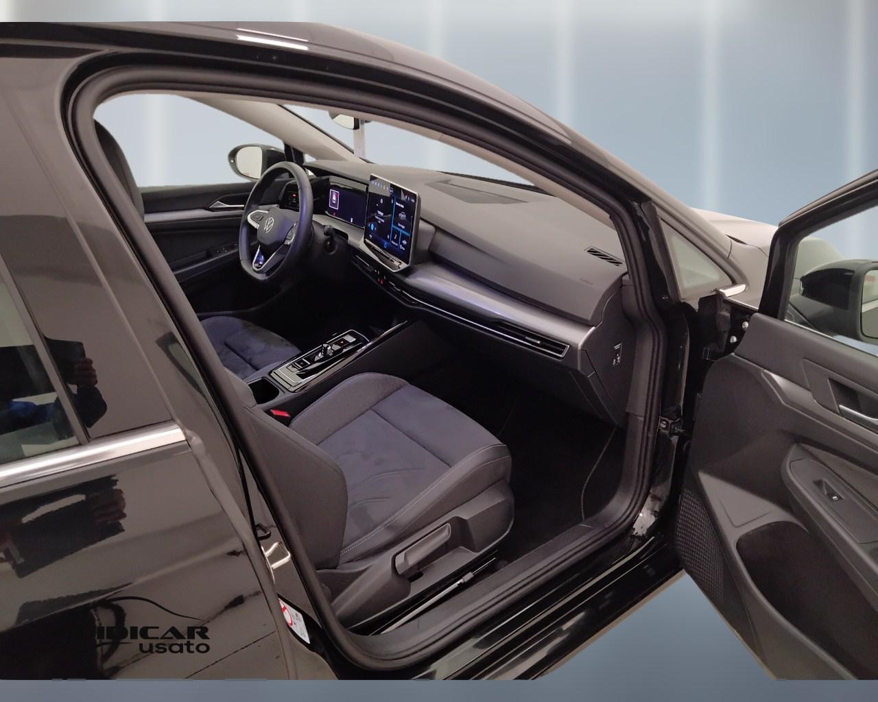 VOLKSWAGEN Golf VIII 2024 - Golf 2.0 tdi Life 150cv dsg
