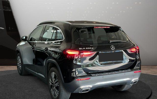MERCEDES-BENZ GLA 250 e hybrid EQ Progressive Advanced Plus