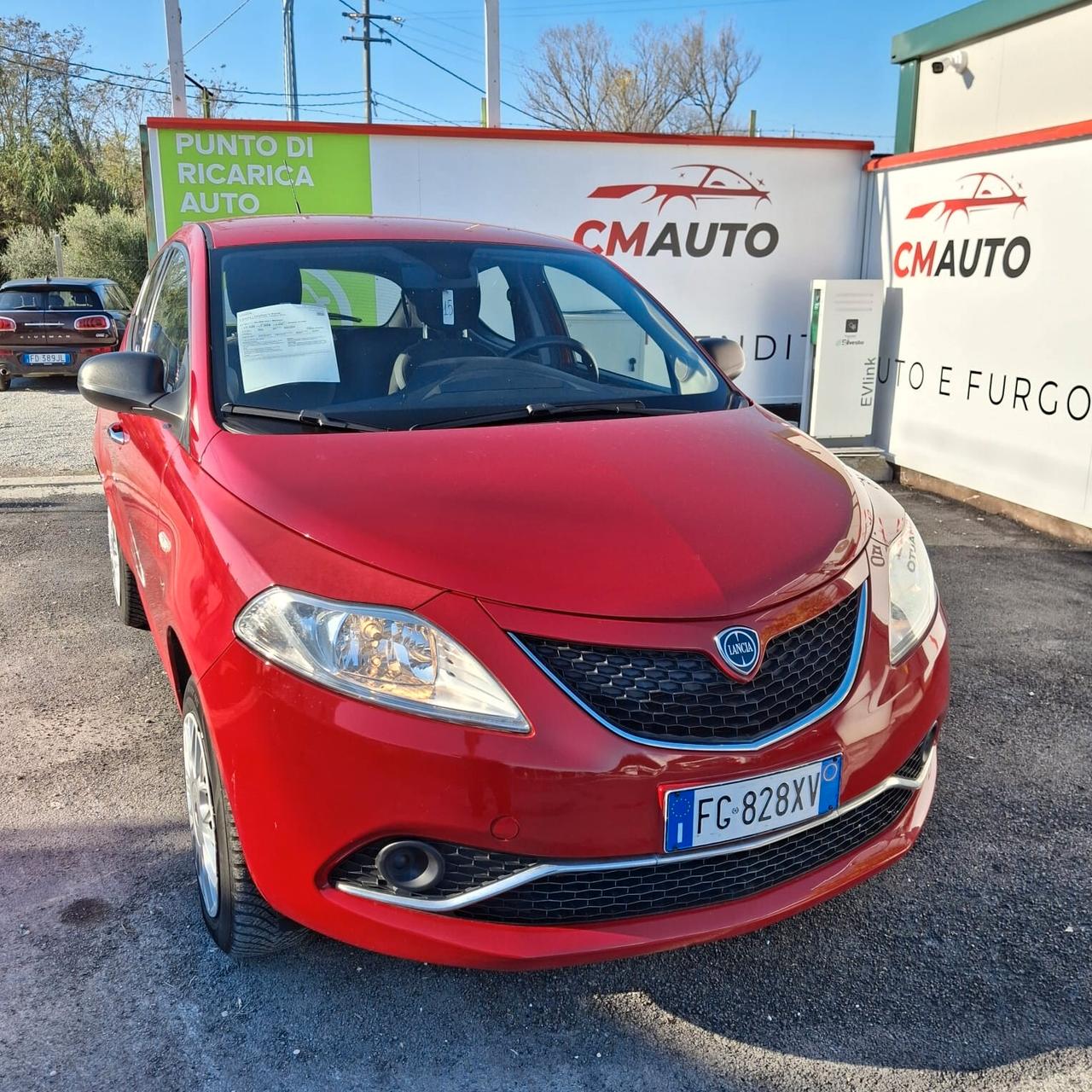 Lancia Ypsilon 0.9 TwinAir 85 CV 5 porte Metano