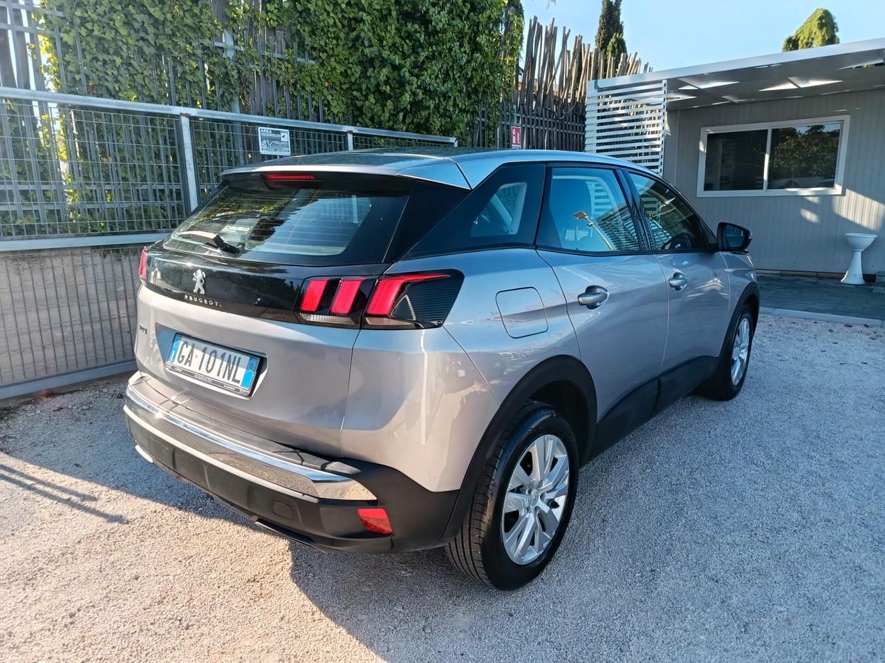 Peugeot 3008 BlueHDi 130 S&S Business