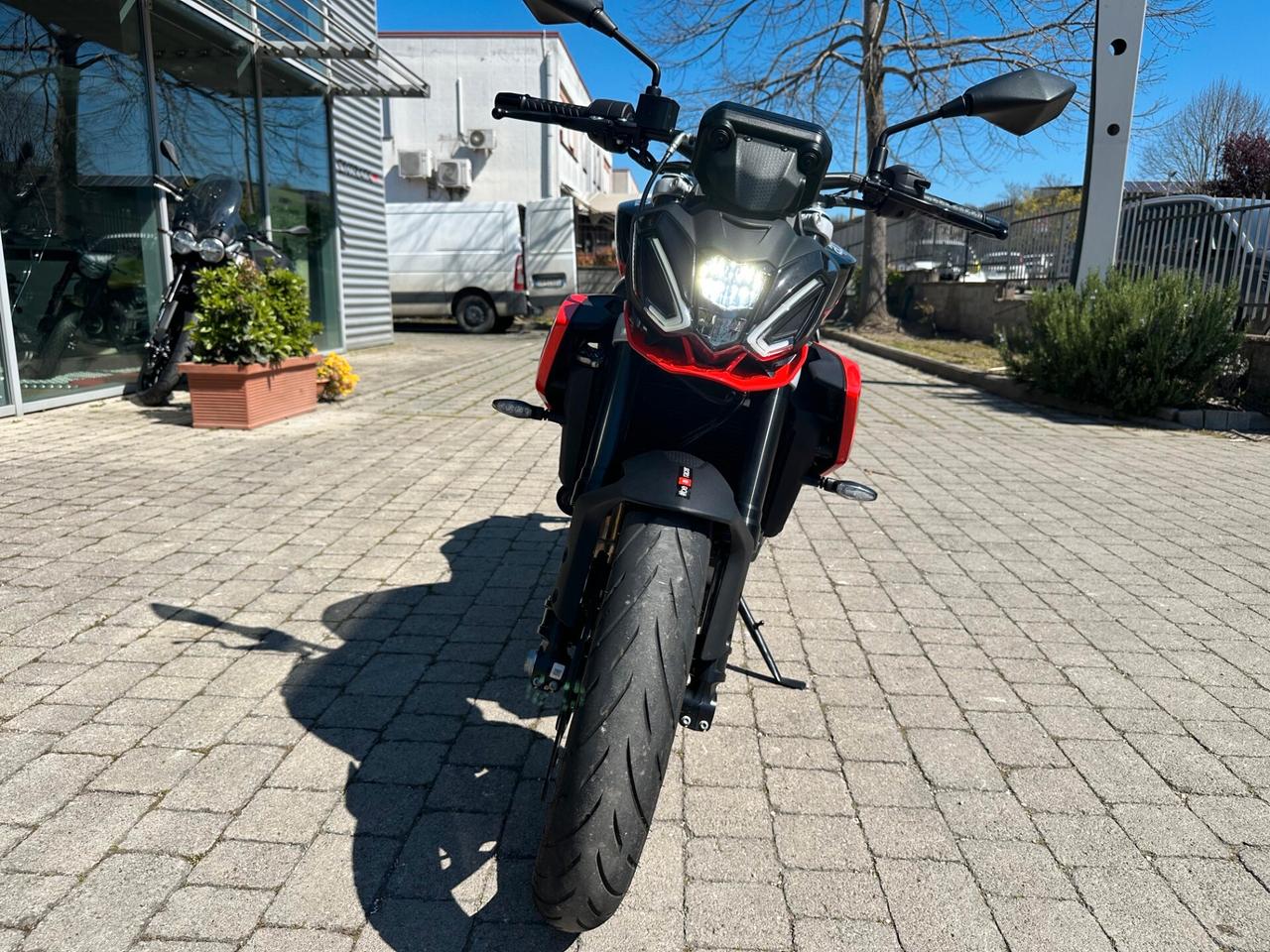 Aprilia Tuono 457