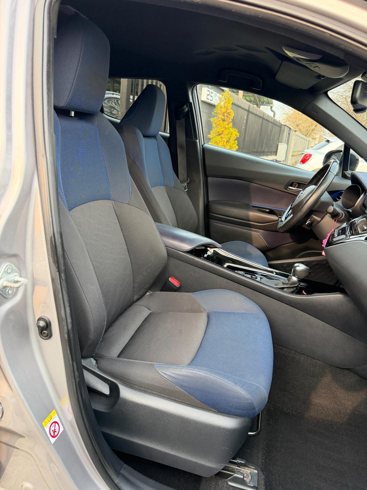 Toyota C-HR 1.8 Hybrid E-CVT Lounge