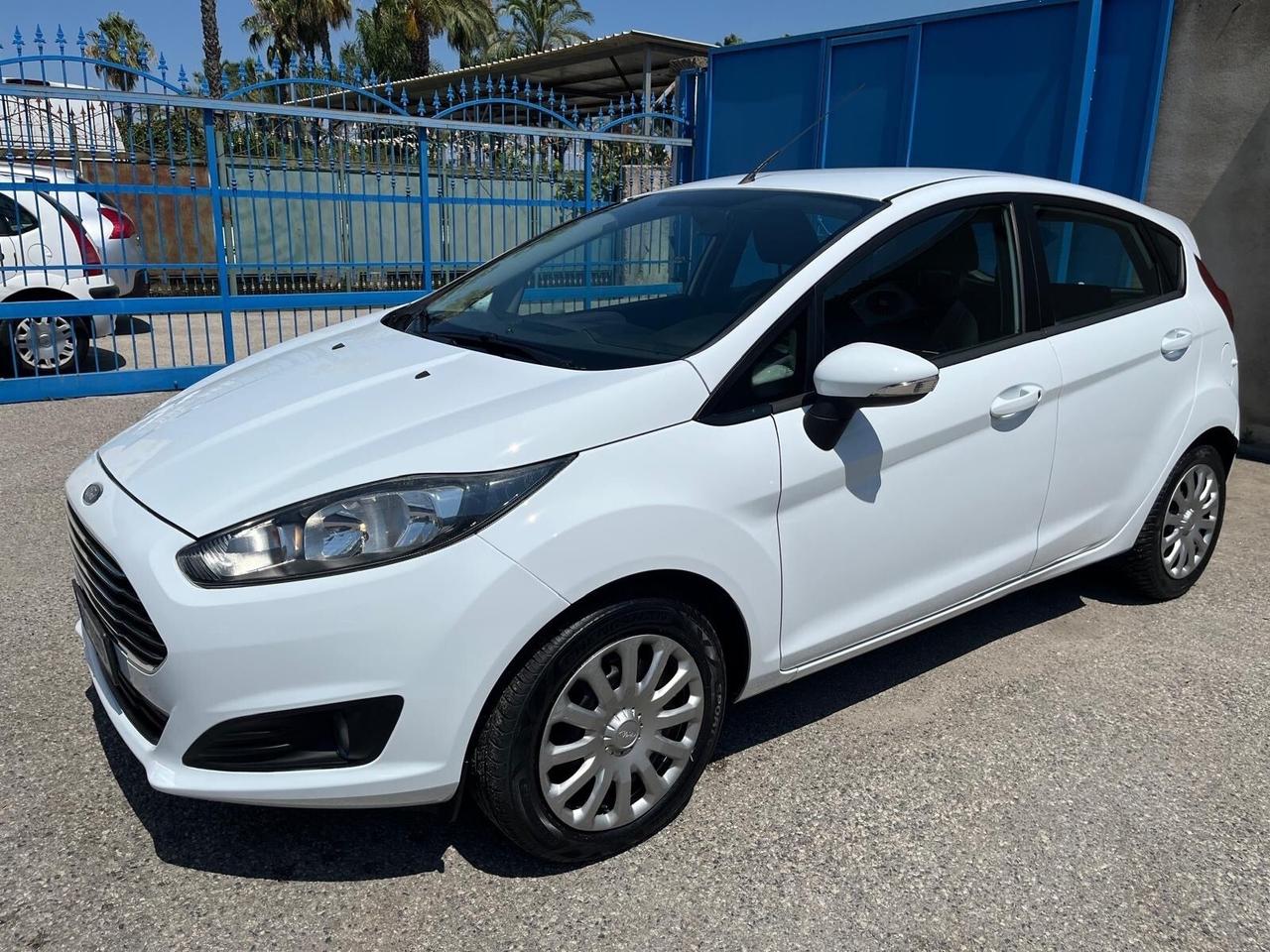 Ford fiesta 5P-1.5 tdci/75 cv-full-2013