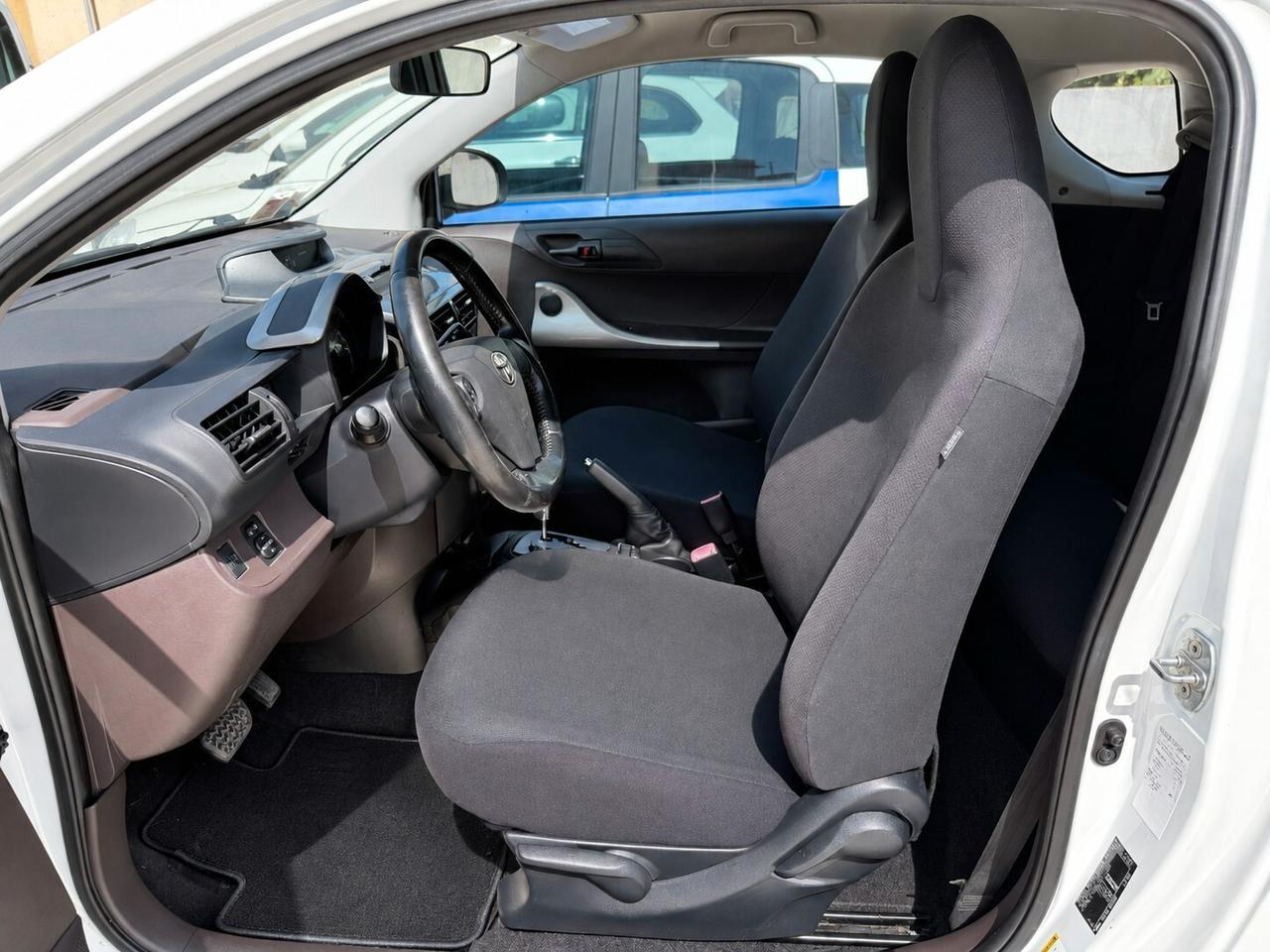 TOYOTA IQ 1.0 VVT-i CVT Multidrive