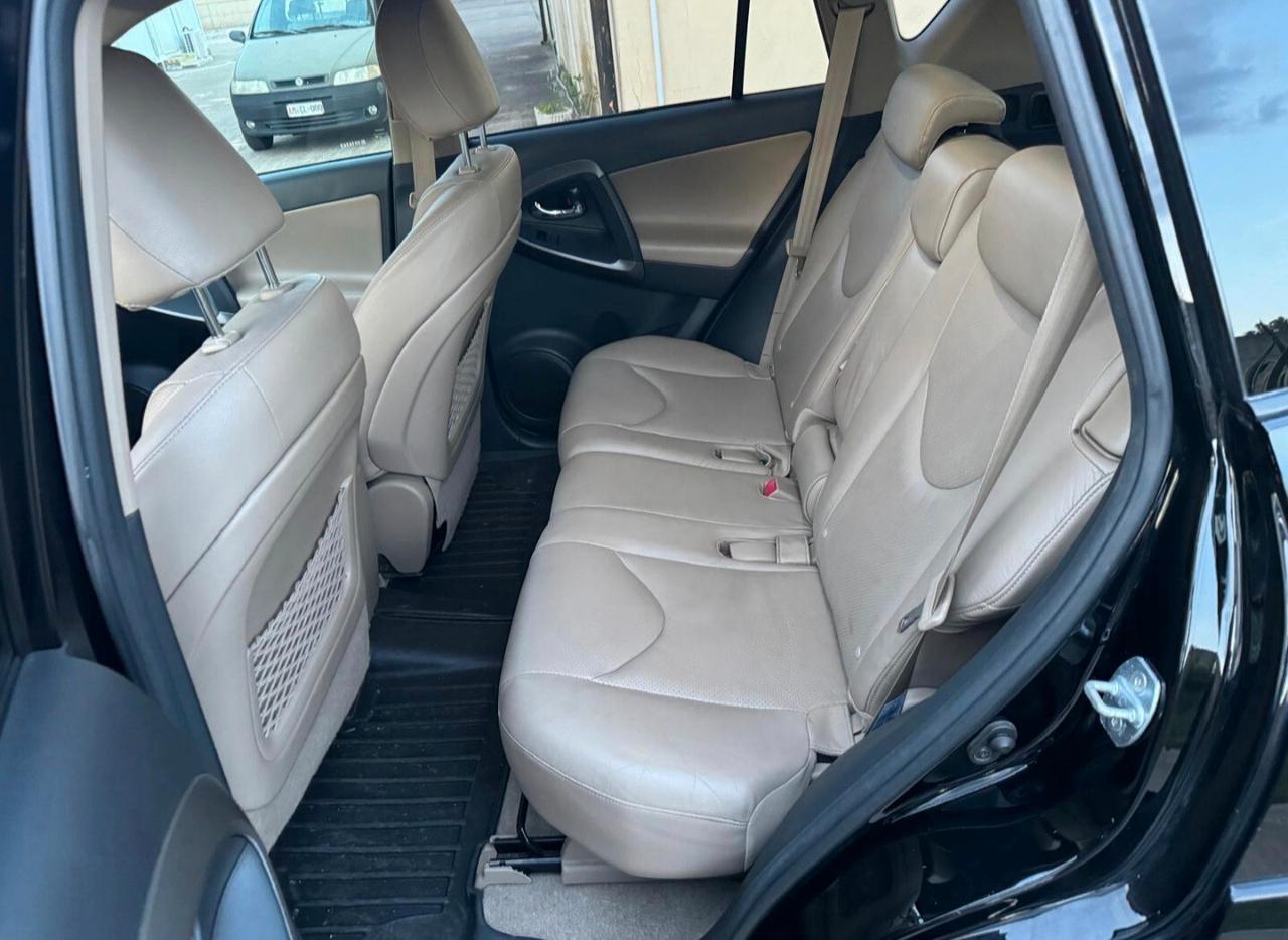 Toyota RAV 4 RAV4 Crossover 2.2 D-4D 150 CV DPF Luxury