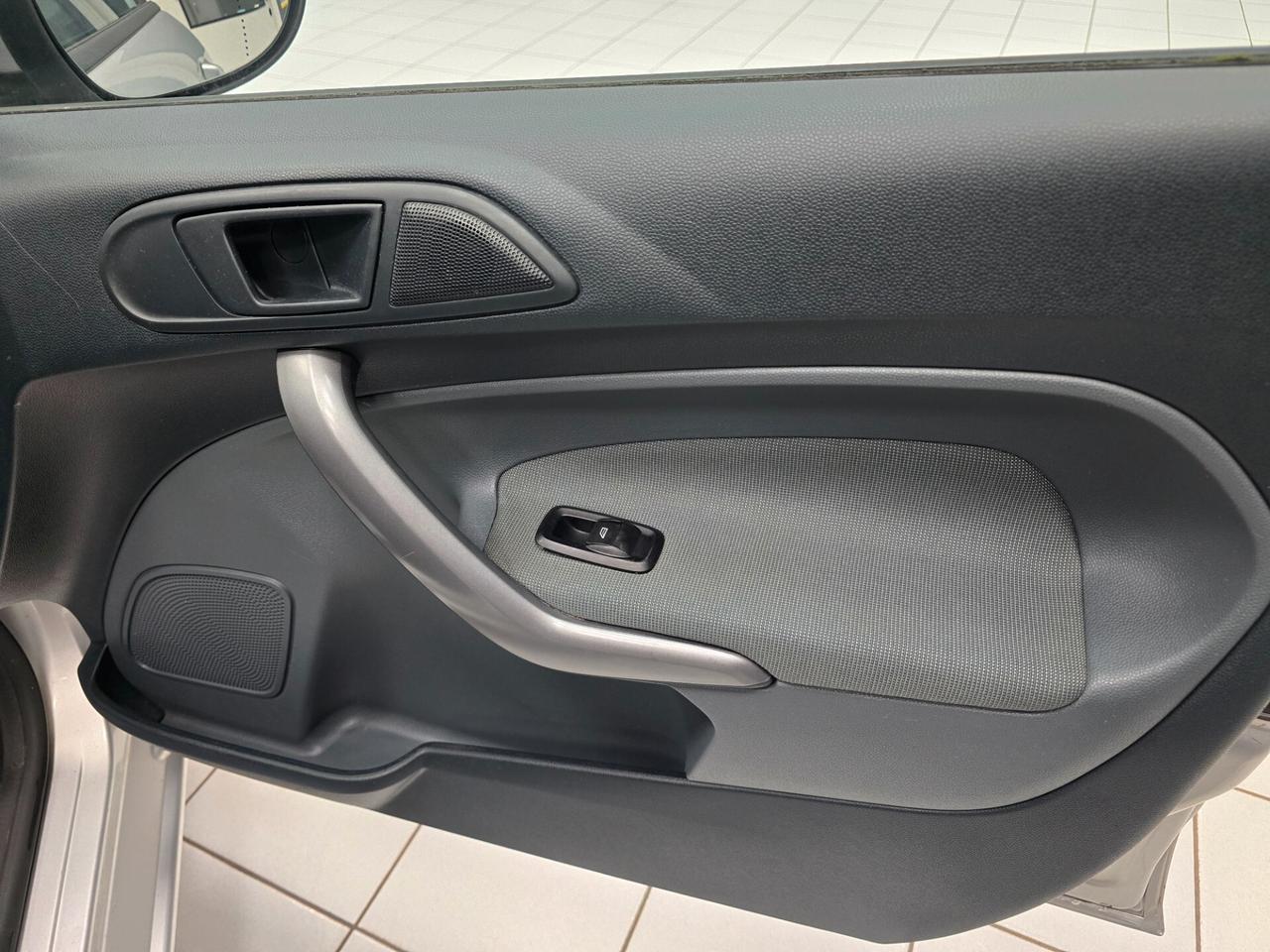 Ford Fiesta 1.2 82CV 5 porte NEOPATENTATI