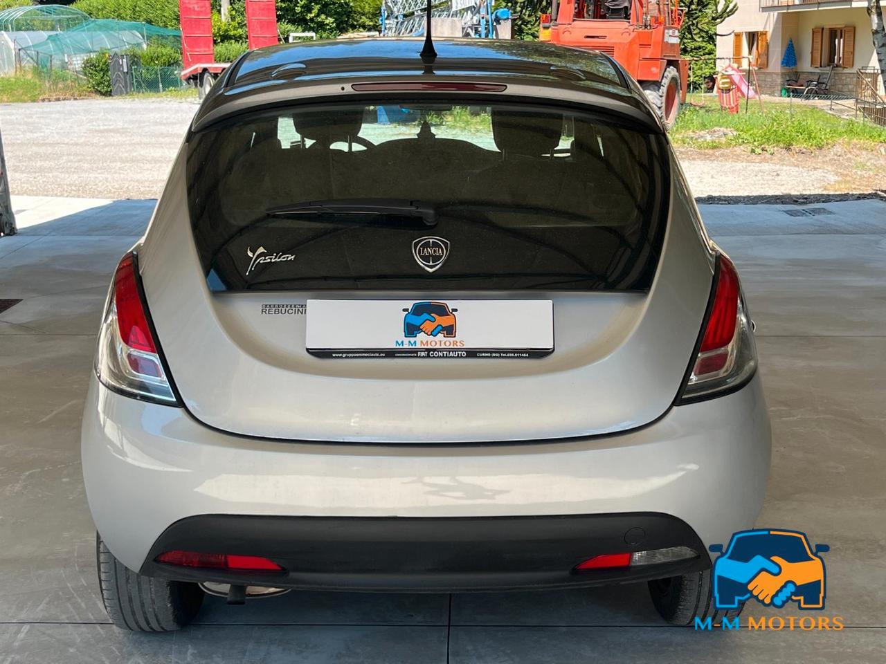 Lancia Ypsilon 5 Porte Ypsilon 1.2 8v Silver ecochic Gpl 69cv