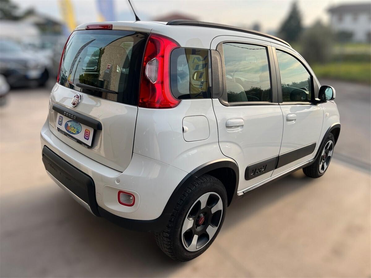 Fiat Panda 1.3 MJT S&S 4x4 / ok neopatentati