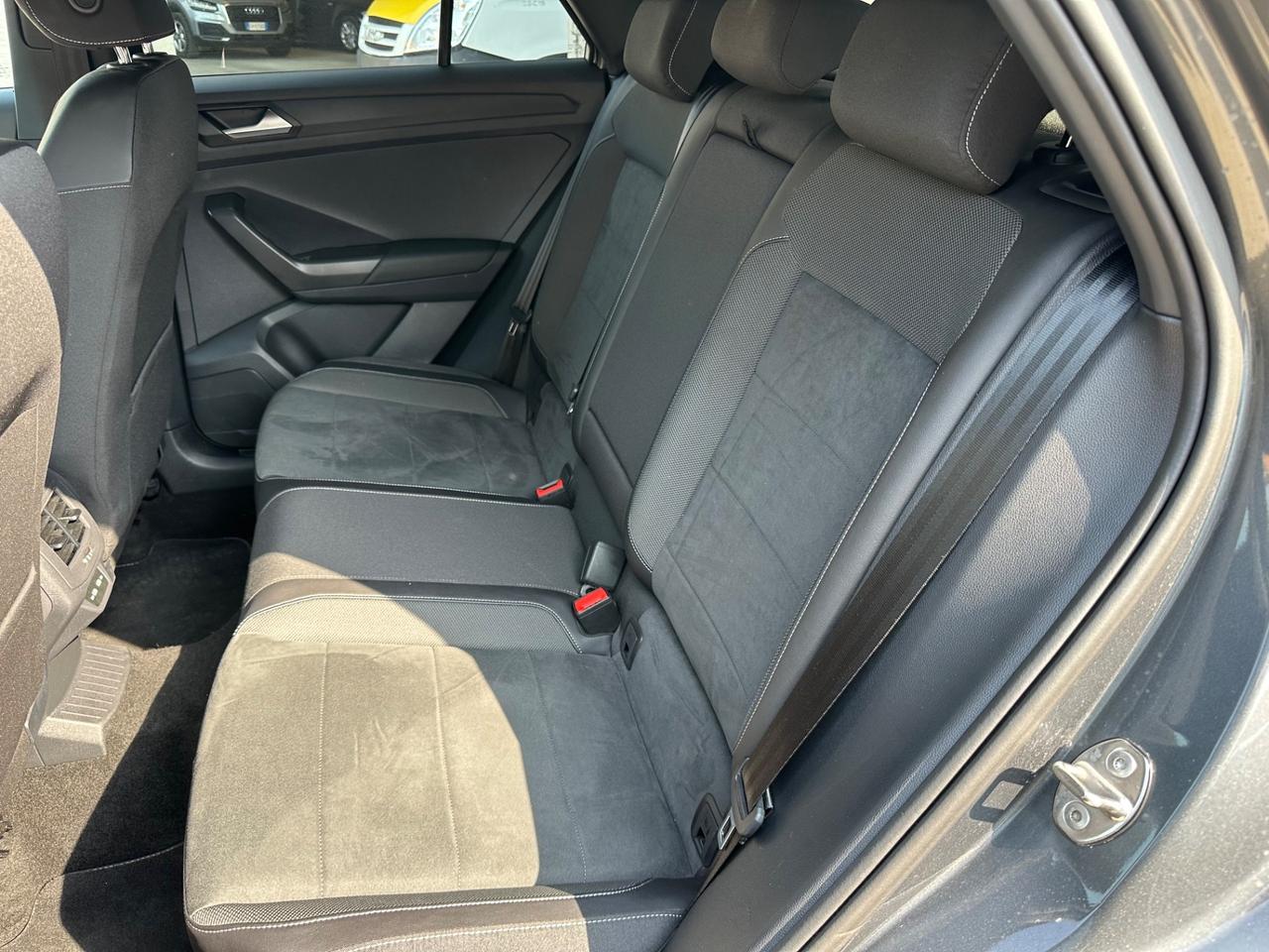 VW T-Roc 2.0 TDI DSG R-Line Possibile Finanziamento