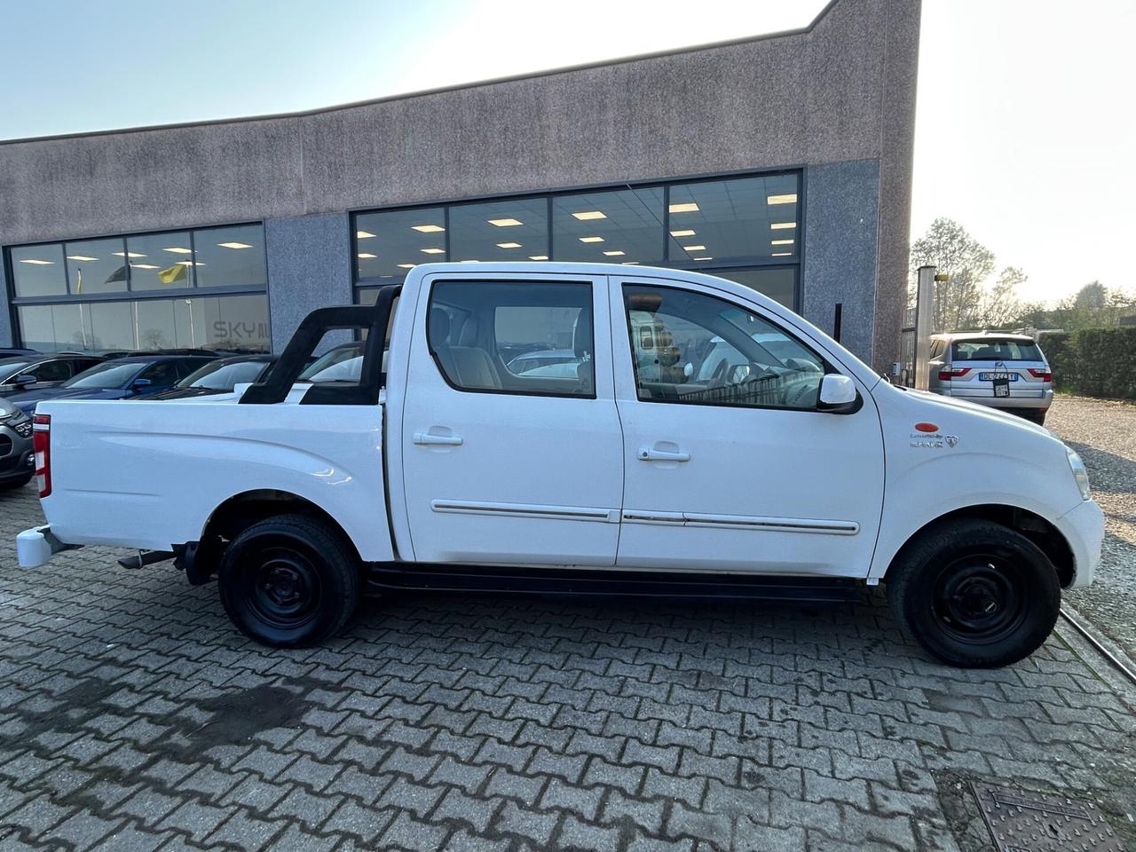 Mahindra Genio 2.2 DC4 N1