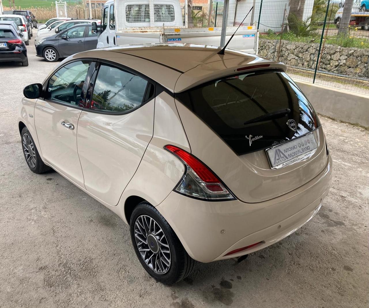 Lancia Ypsilon 1.2 69 CV 5 porte Mya