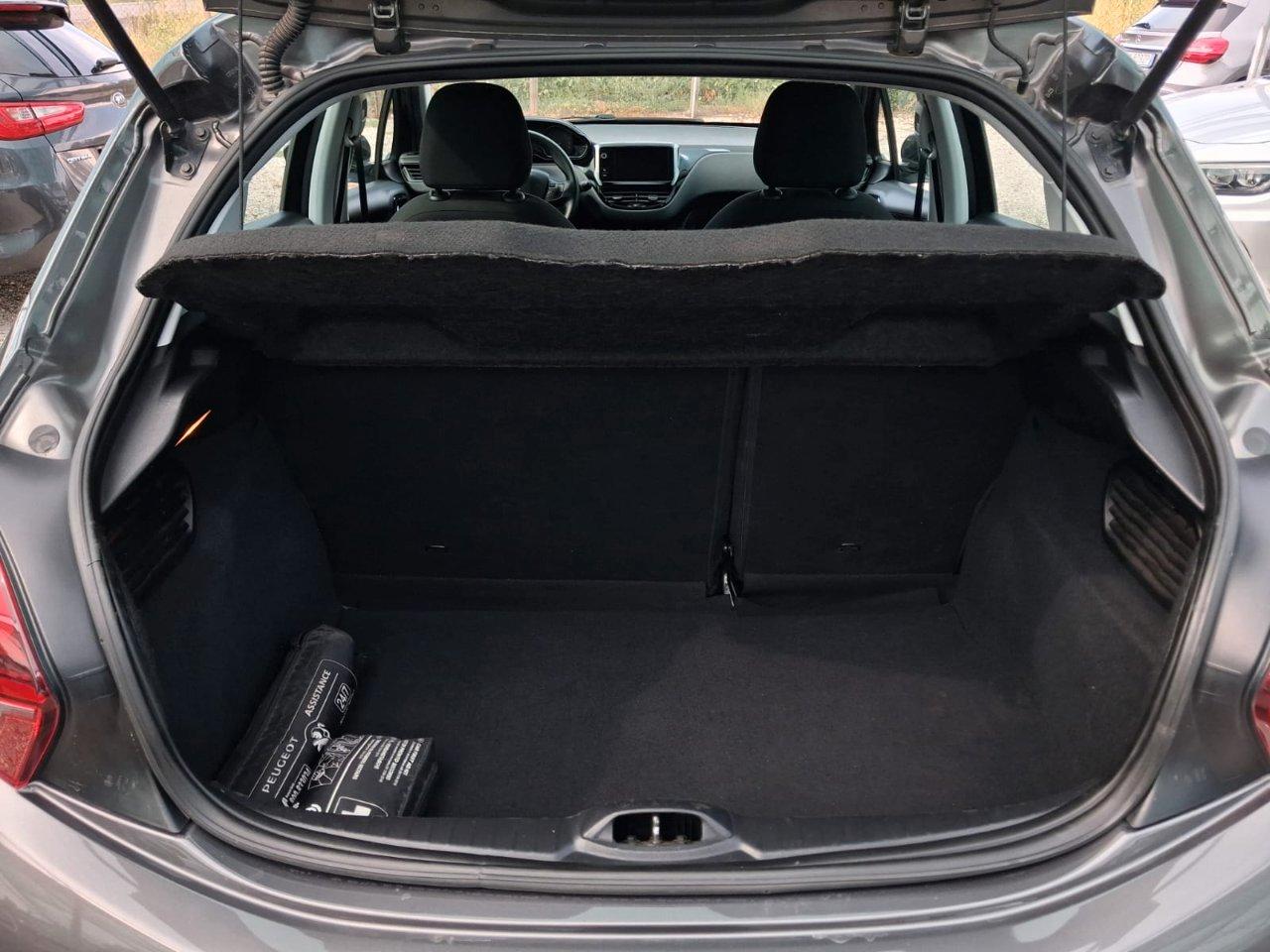 Peugeot 208 5 Porte 1.6 bluehdi Touch 75cv