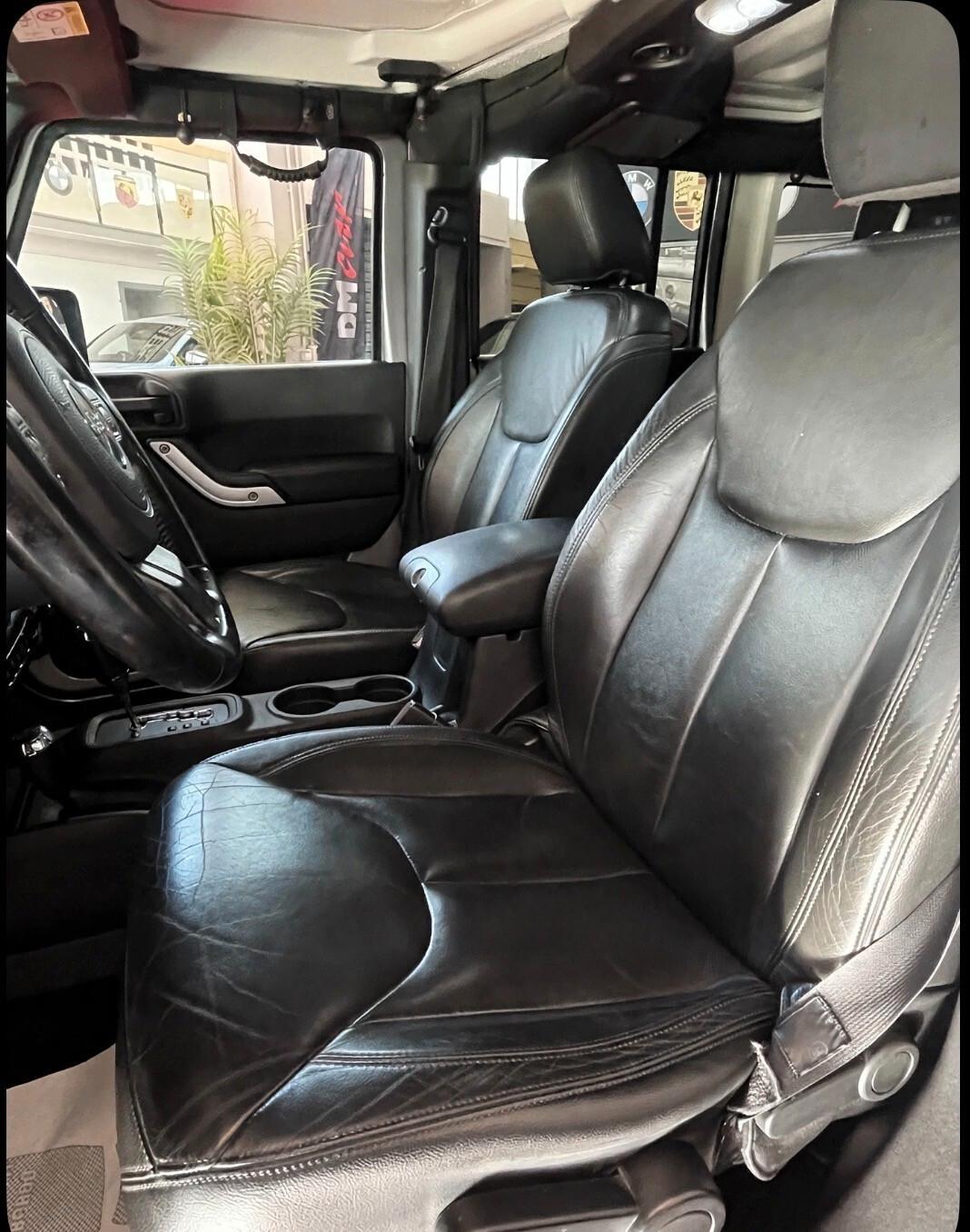 Jeep Wrangler Unlimited 2.8 CRD DPF Sahara Auto