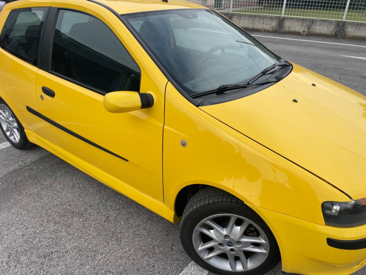 Fiat Punto 1.2i 16V cat 3 porte Sporting NEOPATENTATI