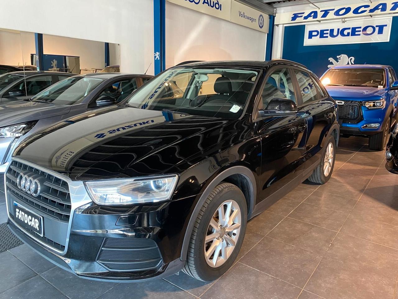 Audi Q3 2.0 TDI 120 CV Business