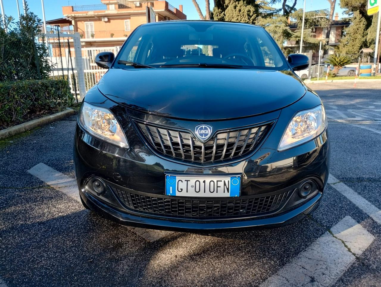 Lancia Ypsilon 1.0 FireFly 5 porte S&S Hybrid Ecochic Silver