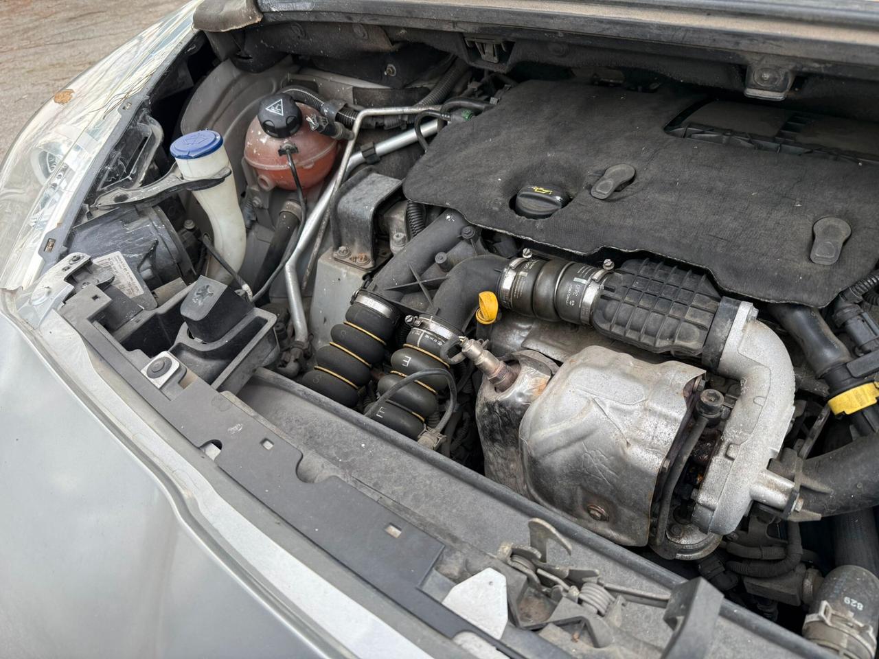 Peugeot 5008 1.6 HDi 112CV Féline