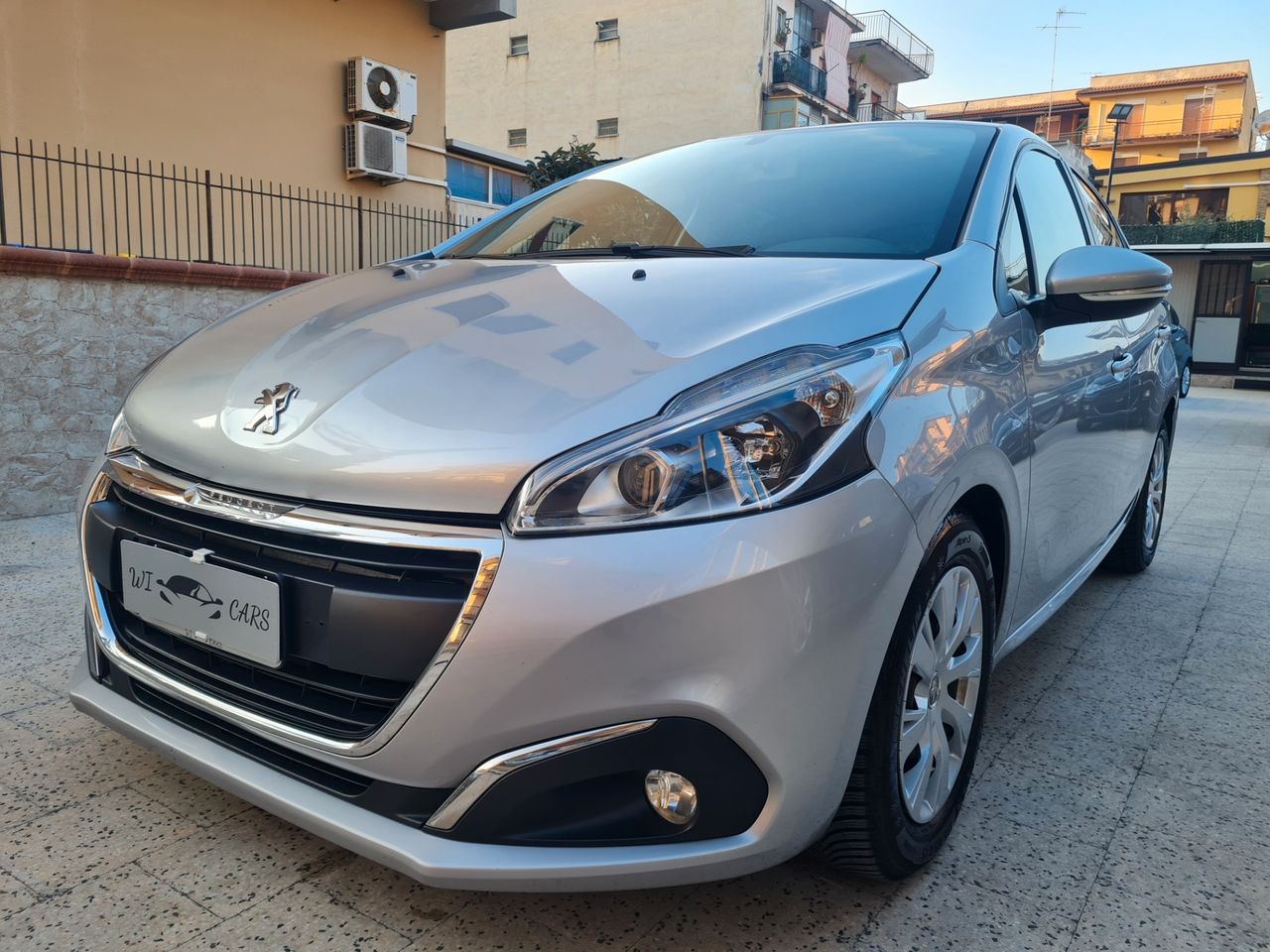 PEUGEOT 208 BlueHDi 75 - 2017 **NEOPATENTATI**