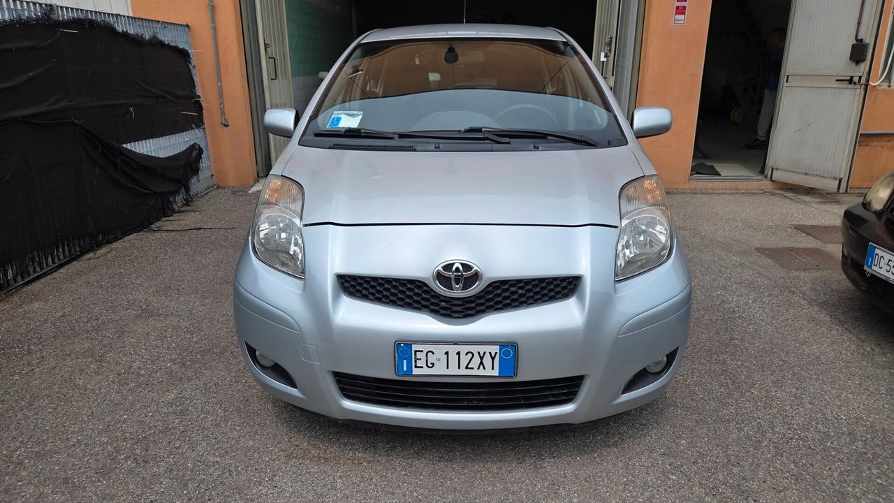 Toyota Yaris 1.0 5 porte Sol unica proprietaria km. 117.000